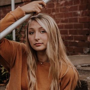 Meet your Posher, Elliemae